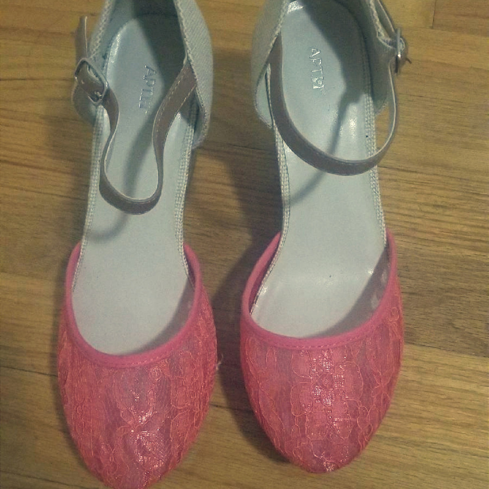 Apt Women's Coral Wedges Size 9.5, NWOT